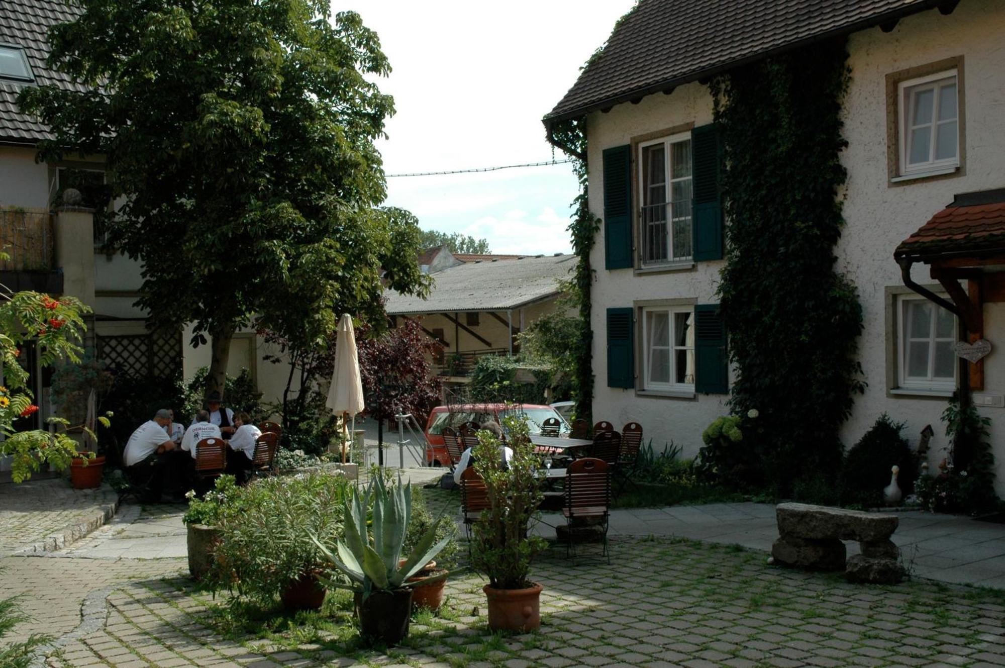 Landgasthof Zum Schwarzen Adler Markt Nordheim Luaran gambar